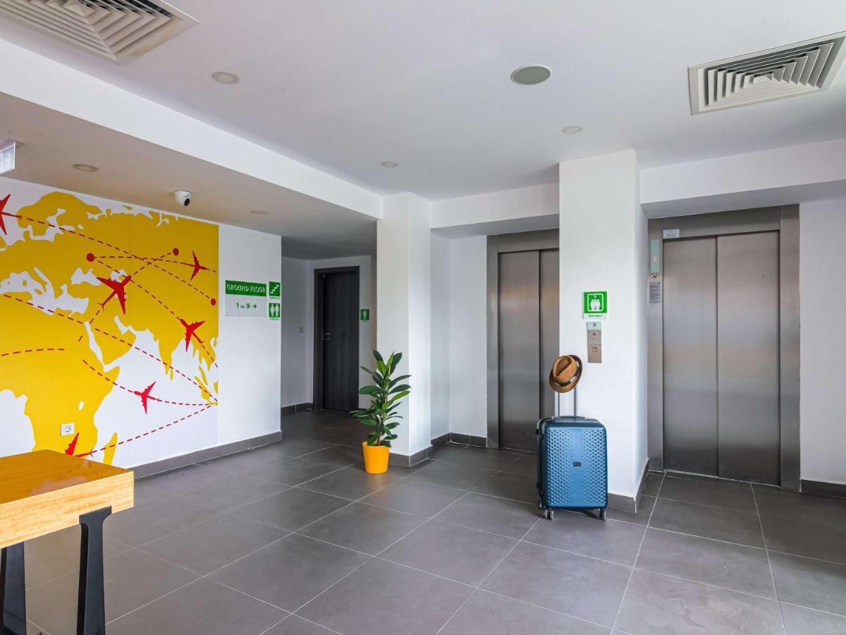 Отель Ibis Styles Bucharest Airport Отопени Экстерьер фото